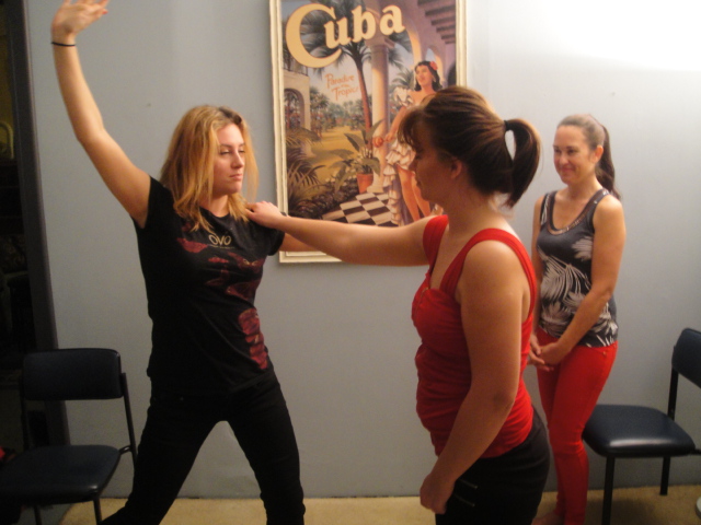 Natalia Ladyko working with the students